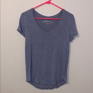 Women’s V neck Tee